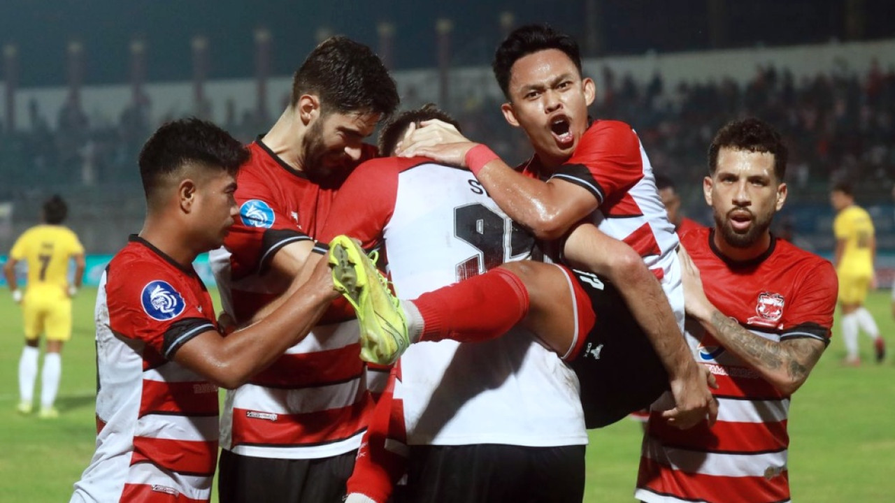 Stadion H. Agus Salim